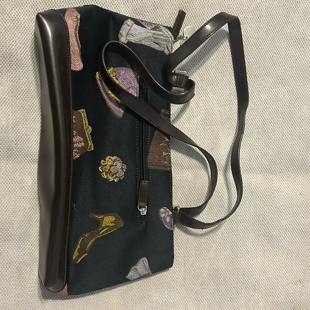 Purse - Picture 1 of 3